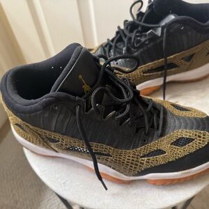 Jordan 11 Retro Low IE (Militia Green) size 10